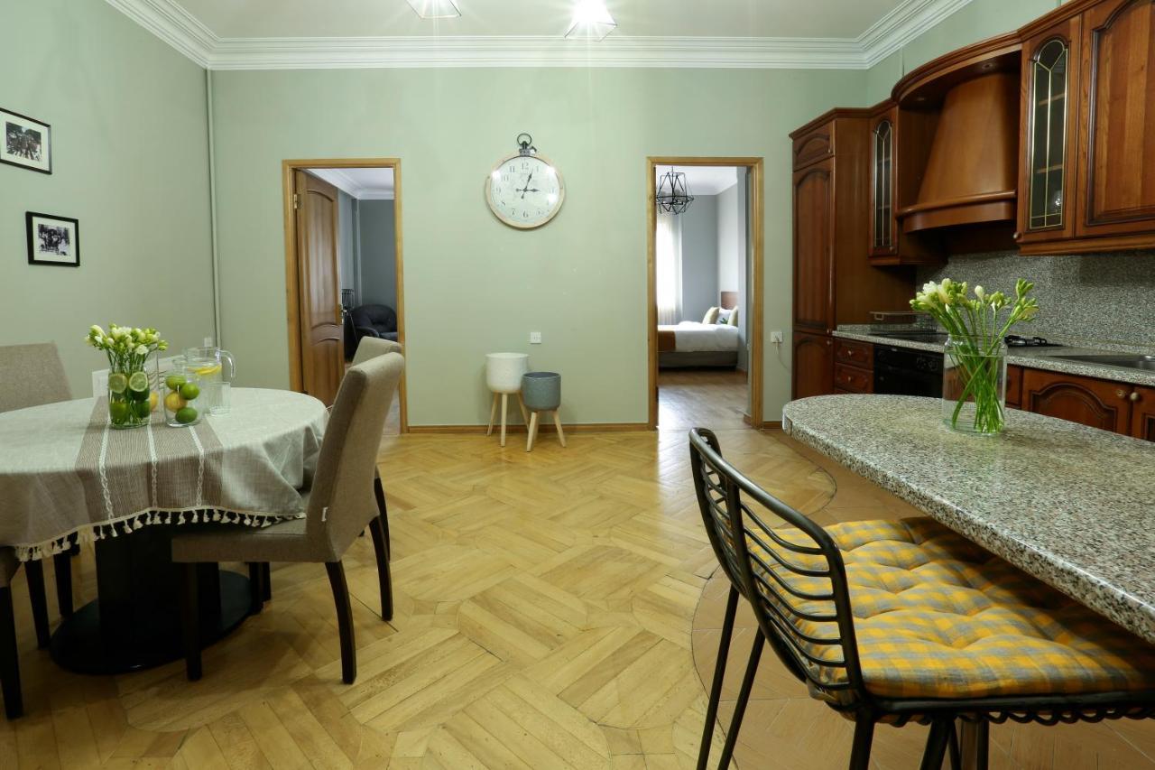 Hotelise I Our-Yard Apartment Ереван Экстерьер фото